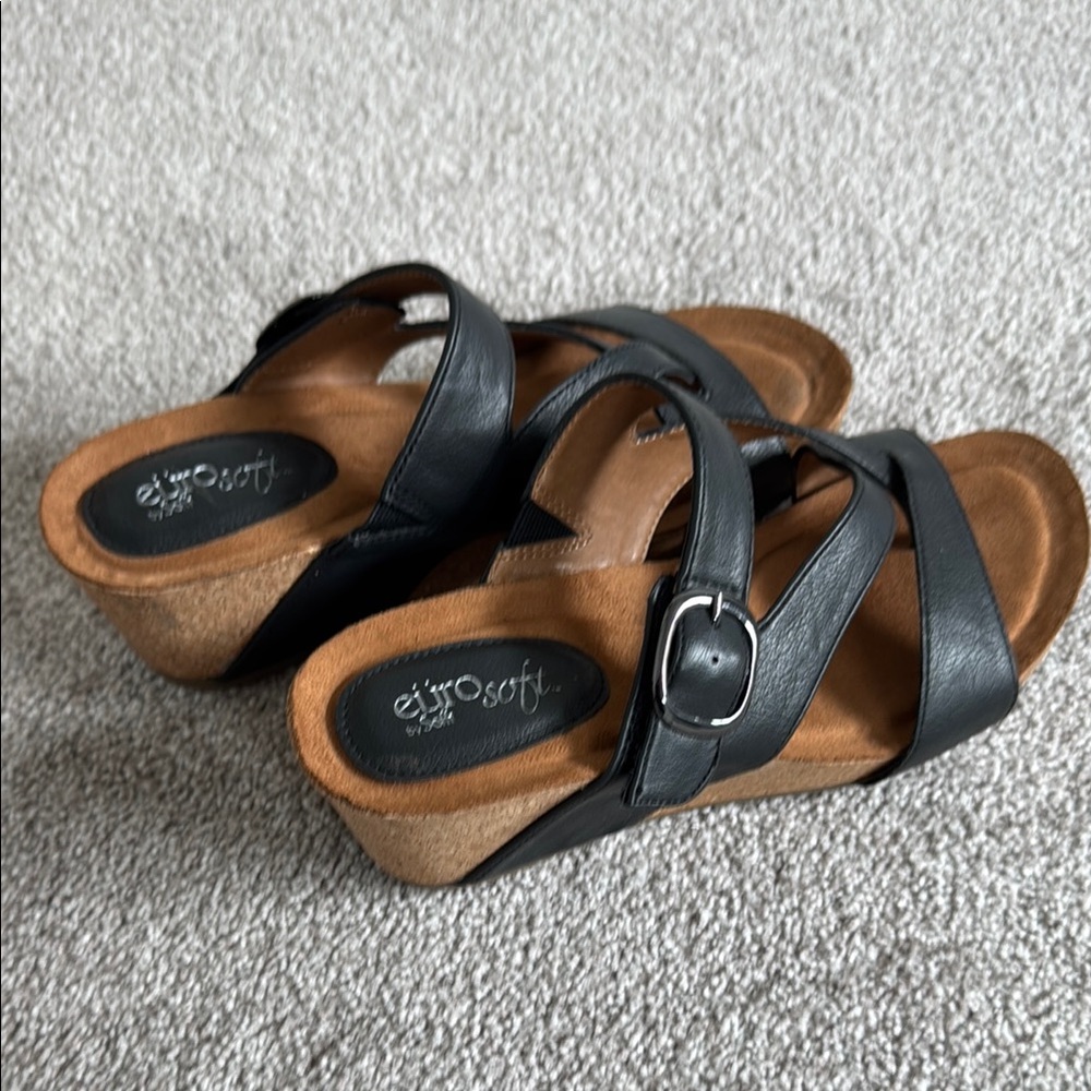 Sofft Black and Brown Wedges with Ergonomic Comfort
